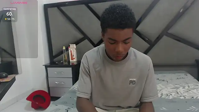 NoahJhonson69 online show from December 2025 06:51:01 PM