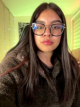 Marianaa   online show from November 2025 06:33:02 PM