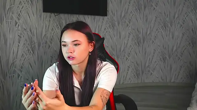 Snapshot of CarleeHake chatting on November 2025 02:55:02 AM CarleeHake online show from November 2025 02:55:02 AM