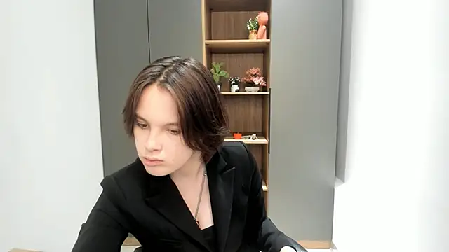 AlesiaYonke online show from November 2025 09:41:02 AM