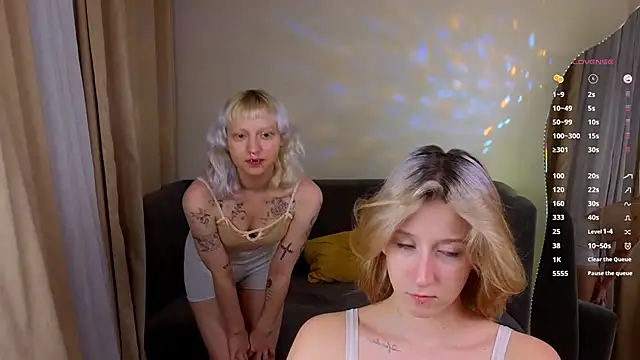 Snapshot of secretsireny chatting on November 2025 08:42:02 PM secretsireny online show from November 2025 08:42:02 PM