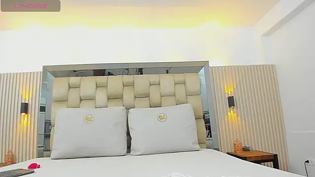 Snapshot of nicolee_jonnes chatting on November 2025 04:00:02 AM nicolee jonnes online show from November 2025 04:00:02 AM