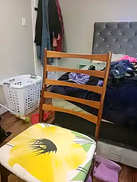 Drowning667 online show from December 2025 07:19:01 PM