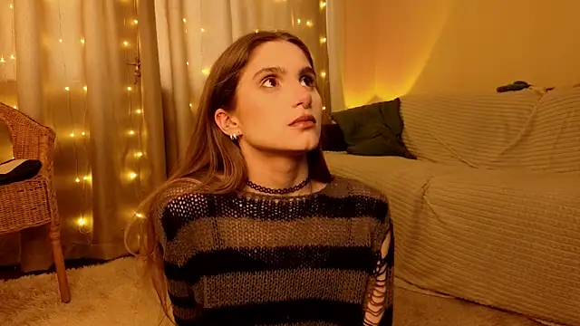 Snapshot of RozanneJordan chatting on June 2026 05:23:02 PM RozanneJordan online show from June 2026 05:23:02 PM