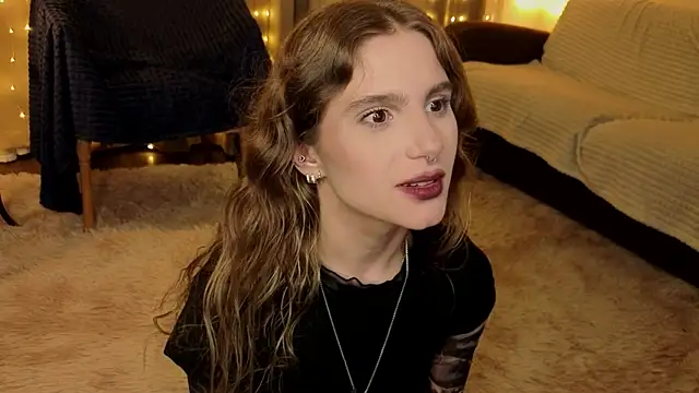 Snapshot of RozanneJordan chatting on May 2026 05:17:01 PM RozanneJordan online show from May 2026 05:17:01 PM