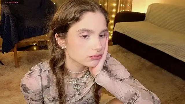 RozanneJordan online show from April 2026 05:31:01 PM