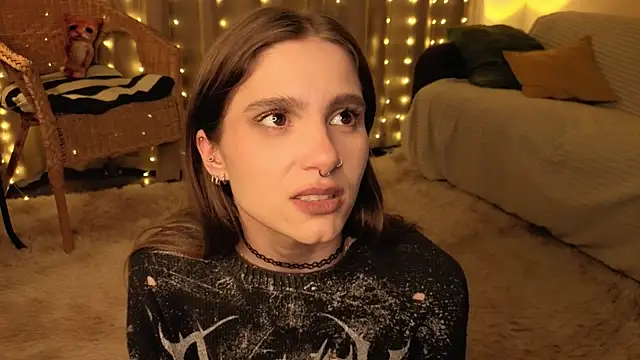 Snapshot of RozanneJordan chatting on May 2026 06:50:01 PM RozanneJordan online show from May 2026 06:50:01 PM