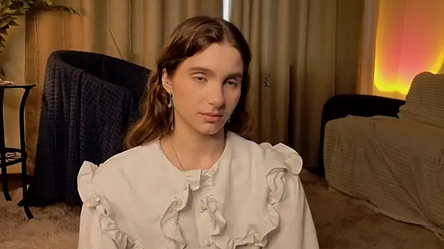 Snapshot of RozanneJordan chatting on May 2026 05:11:02 PM RozanneJordan online show from May 2026 05:11:02 PM