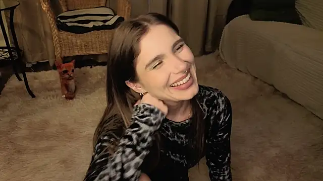 Snapshot of RozanneJordan chatting on May 2026 05:44:02 PM RozanneJordan online show from May 2026 05:44:02 PM