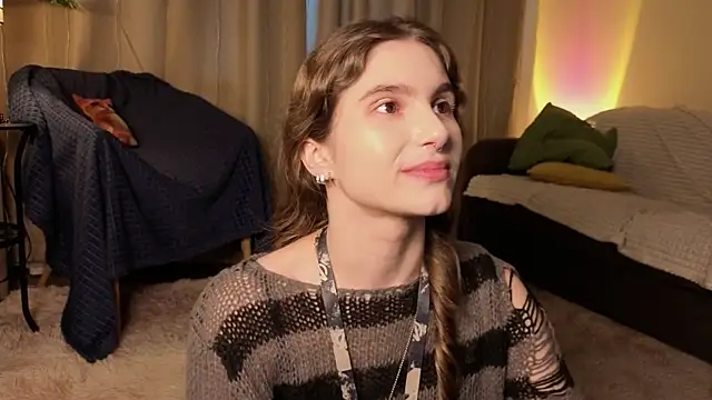 Snapshot of RozanneJordan chatting on April 2026 05:14:01 PM RozanneJordan online show from April 2026 05:14:01 PM