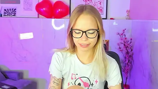 lucy loy online show from February 2026 02:35:02 PM