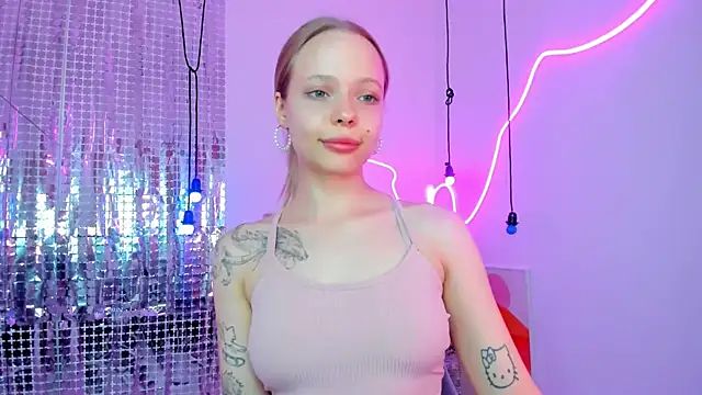 lucy loy online show from December 2025 05:54:02 AM