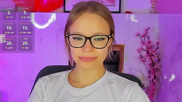 lucy loy online show from February 2026 02:41:01 AM