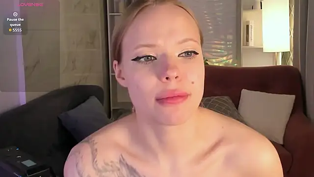 lucy loy online show from February 2026 01:59:02 AM