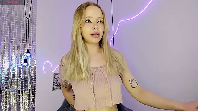 lucy loy online show from November 2025 01:56:02 PM