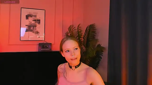 lucy loy online show from April 2026 12:10:01 PM