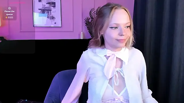 lucy loy online show from March 2026 08:48:02 AM