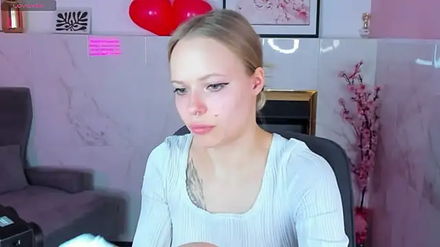 lucy loy online show from February 2026 07:40:02 AM