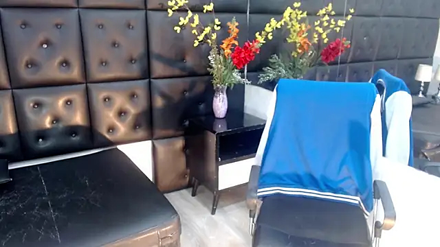 Snapshot of ChrisHott01 chatting on December 2025 02:16:01 AM ChrisHott01 online show from December 2025 02:16:01 AM