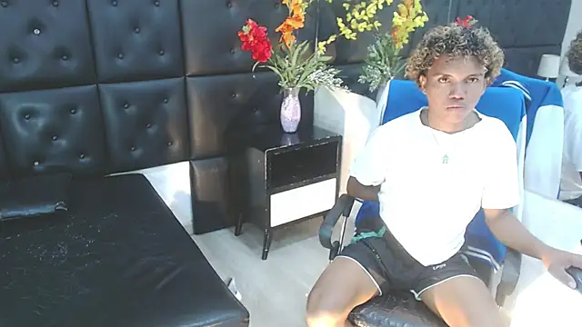 Snapshot of ChrisHott01 chatting on December 2025 02:10:02 AM ChrisHott01 online show from December 2025 02:10:02 AM