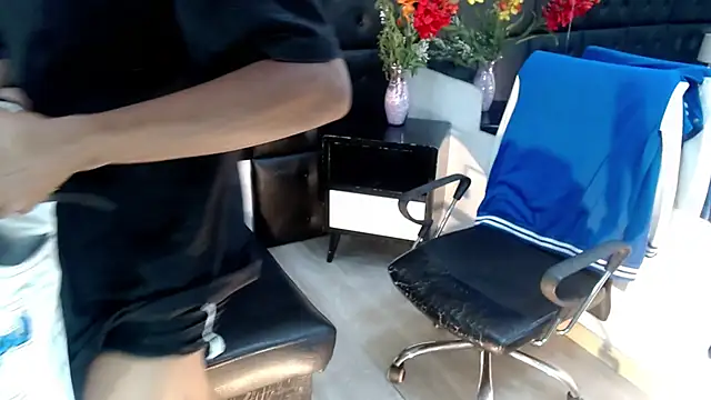 Snapshot of ChrisHott01 chatting on December 2025 02:01:01 AM ChrisHott01 online show from December 2025 02:01:01 AM