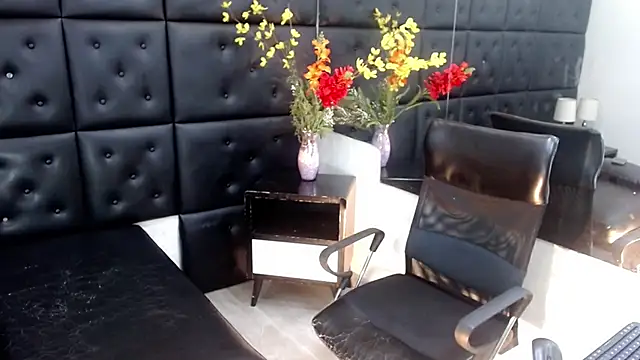 Snapshot of ChrisHott01 chatting on December 2025 01:59:02 AM ChrisHott01 online show from December 2025 01:59:02 AM