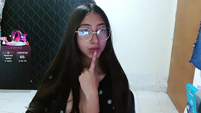 Nanylux online show from April 2026 04:14:02 PM