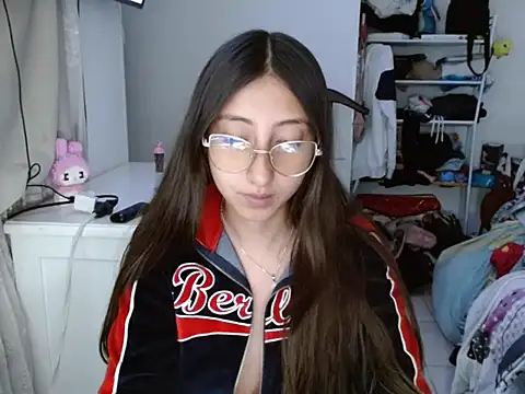 Snapshot of Nanylux chatting on November 2025 03:39:02 AM Nanylux online show from November 2025 03:39:02 AM