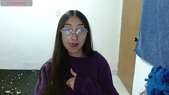 Nanylux online show from April 2026 03:10:02 AM