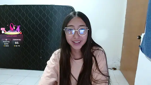 Nanylux online show from April 2026 06:32:01 PM