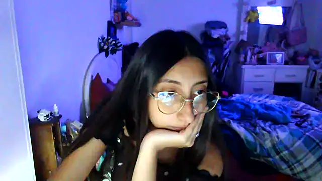 Snapshot of Nanylux chatting on November 2025 02:23:02 AM Nanylux online show from November 2025 02:23:02 AM