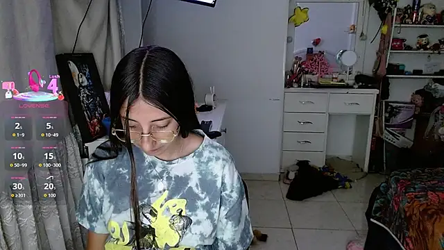 Snapshot of Nanylux chatting on December 2025 03:00:02 AM Nanylux online show from December 2025 03:00:02 AM