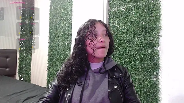 pettymoon1 online show from November 2025 11:32:02 AM