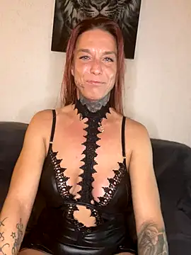 Snapshot of SexyInkedMiilfxx chatting on November 2025 08:09:01 PM SexyInkedMiilfxx online show from November 2025 08:09:01 PM