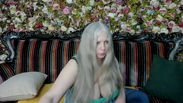 Snapshot of mariabelladonna chatting on June 2026 09:05:02 PM mariabelladonna online show from June 2026 09:05:02 PM