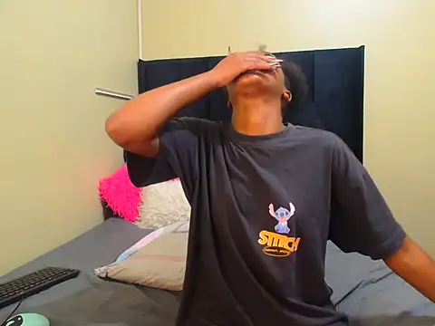 LisaBluexxx1 online show from April 2026 09:38:02 PM