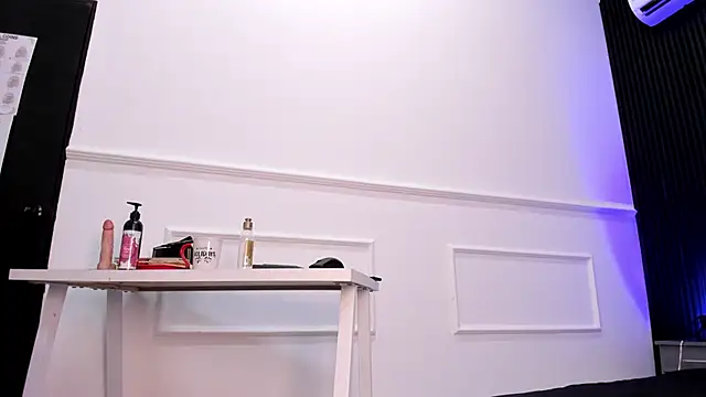 Snapshot of Sienarosewood chatting on February 2026 03:49:02 AM Sienarosewood online show from February 2026 03:49:02 AM