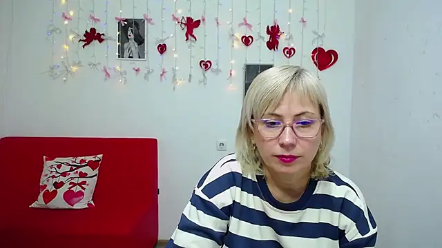 LaurenWishy online show from February 2026 02:57:01 PM