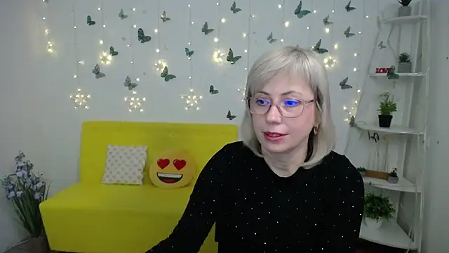 LaurenWishy online show from February 2026 06:10:02 PM