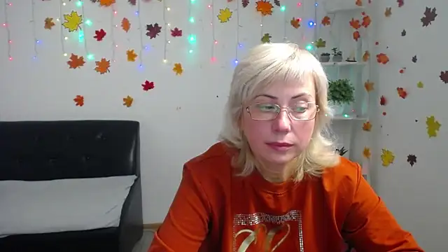 LaurenWishy online show from November 2025 02:28:02 PM