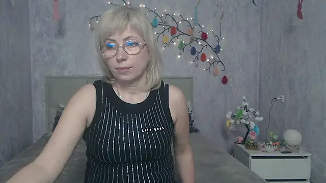 LaurenWishy online show from April 2026 12:34:01 PM