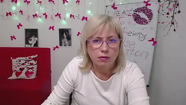 LaurenWishy online show from March 2026 06:15:02 PM