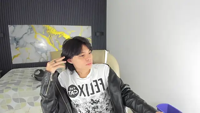 Sylasfrost online show from December 2025 07:35:01 PM