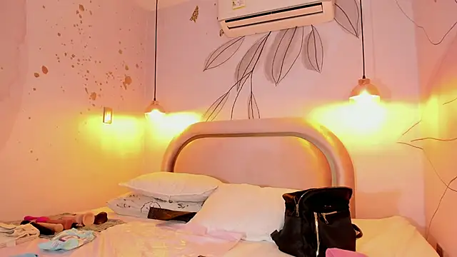 IsabelaStefano online show from February 2026 03:06:01 AM