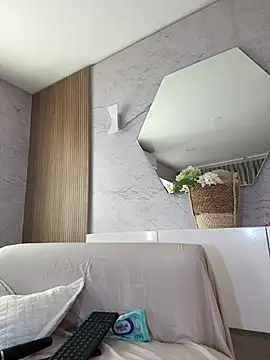 IsabelaStefano online show from February 2026 12:00:01 AM