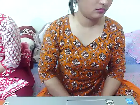 TwinRose2000 online show from February 2026 12:27:02 PM