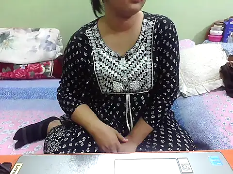 TwinRose2000 online show from January 2026 04:44:01 PM