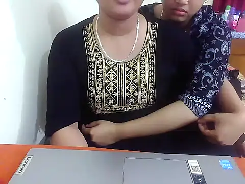 TwinRose2000 online show from February 2026 02:36:01 PM