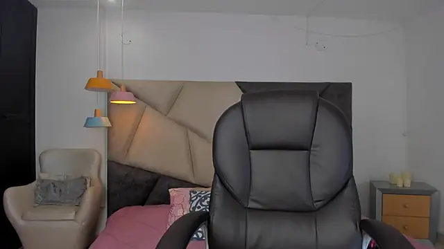 MarieTaylor  online show from February 2026 06:30:01 PM