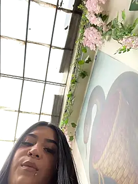 Snapshot of Emily_0-5 chatting on December 2025 08:42:02 PM Emily 0-5 online show from December 2025 08:42:02 PM